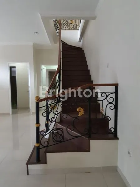 image RUMAH DISEWAKAN RAPI DI HOOK SEDIKIT TUSUK SATE BAWA HOOKY (2)