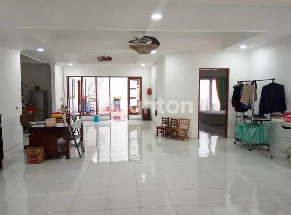 image RUMAH MUARA KARANG 300M2 BESAR SIAP HUNI DAN KONDISI BAGUS SHM, HARGA NEGO (1)
