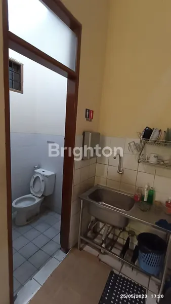 image RUKO 3,5 LANTAI SIAP HUNI DI TENGAH KOTA JALUR RAMAI DEPAN RUMAH SAKIT (6)