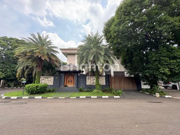 image DIJUAL RUMAH MEWAH  JAKAPERMAI (1)