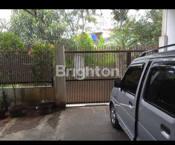 image HUNIAN NYAMAN 2 LANTAI DI SARIWANGI SELATAN DEKAT SETRADUTA (1)