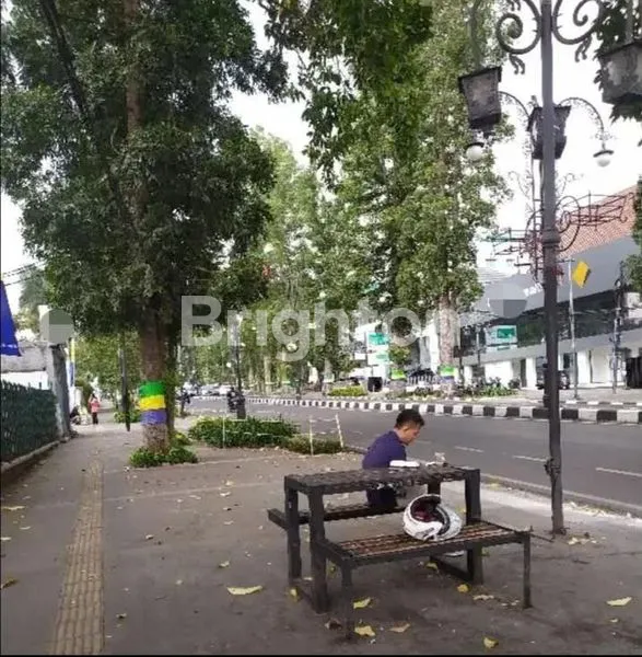 image RUMAH KLASIK MAINROAD  IR H JUANDA DAGO BAWAH (8)