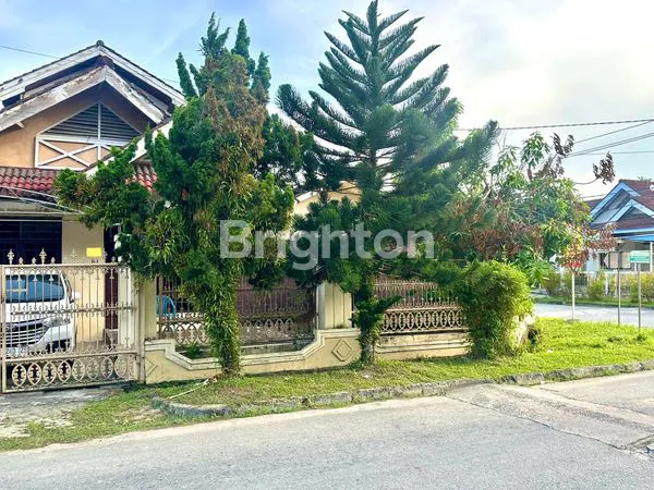 image RUMAH BESAR HOOK (2)