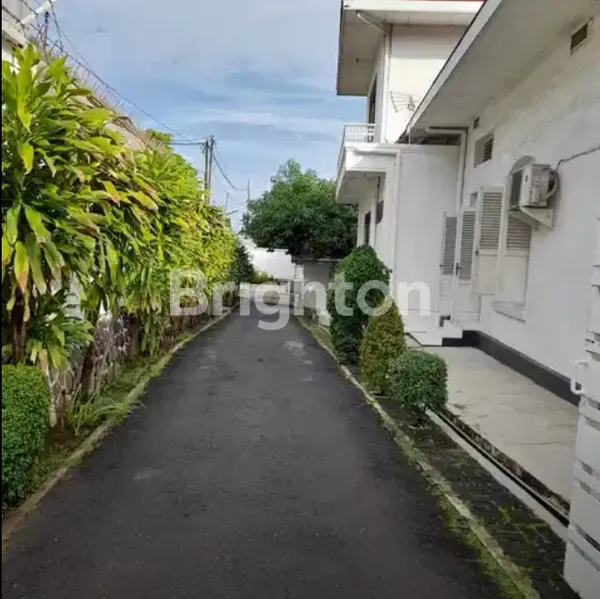 image RUMAH BESAR  KLASIK BELANDA  PINGGIR JALAN BESAR TEUKU UMAR (2)