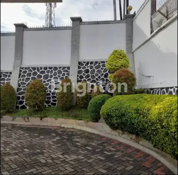 image RUMAH BESAR  KLASIK BELANDA  PINGGIR JALAN BESAR TEUKU UMAR (4)
