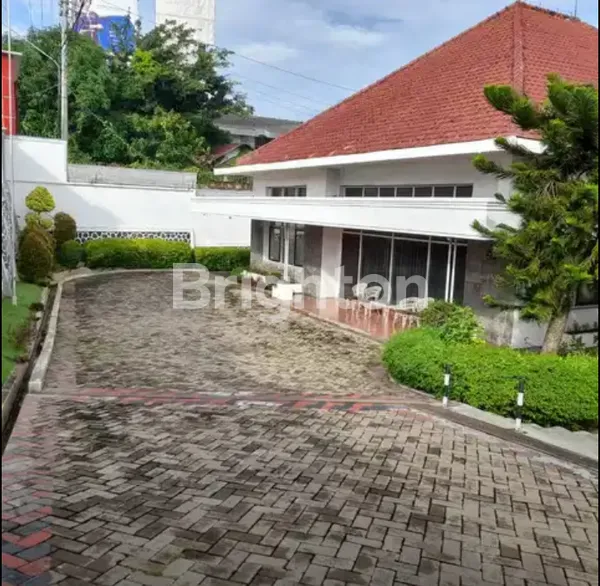 image RUMAH BESAR  KLASIK BELANDA  PINGGIR JALAN BESAR TEUKU UMAR (1)