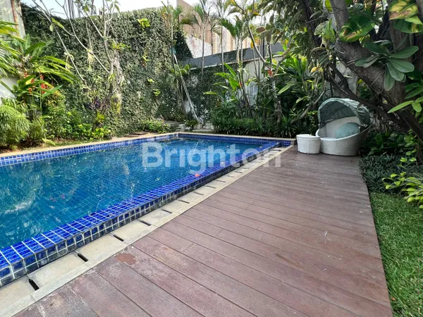 image DIJUAL RUMAH CANTIK MODEL EUROPEAN CLASSIC DI AMPERA CILANDAK (7)