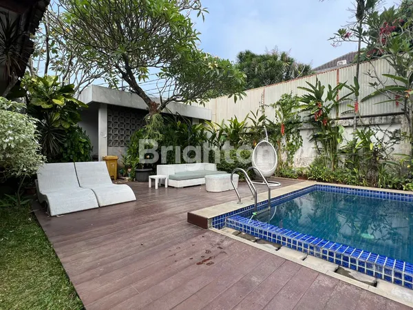 image DIJUAL RUMAH CANTIK MODEL EUROPEAN CLASSIC DI AMPERA CILANDAK (8)