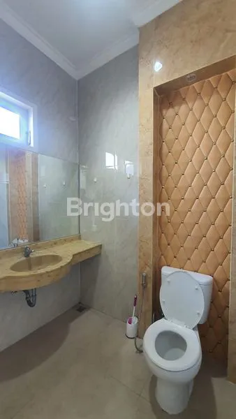 image ROYAL PARK ISTIMEWA SIAP HUNI CITRALAND DEPAN (2)