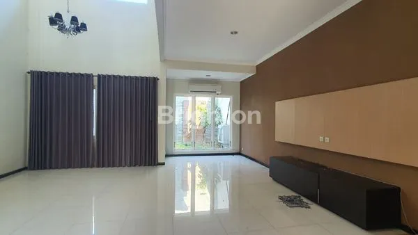 image ROYAL PARK ISTIMEWA SIAP HUNI CITRALAND DEPAN (5)