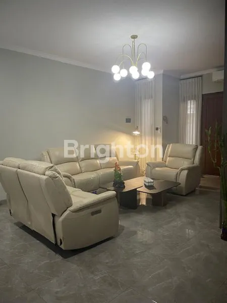 image RUMAH MEWAH 4 KT DI VILLA MELATI MAS, SERPONG (4)