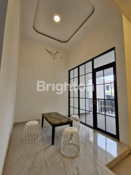 image RUMAH MEWAH TOMANG DEKAT KE MAL CP JAKARTA BARAT. ADA ROOFTOP NYA (4)