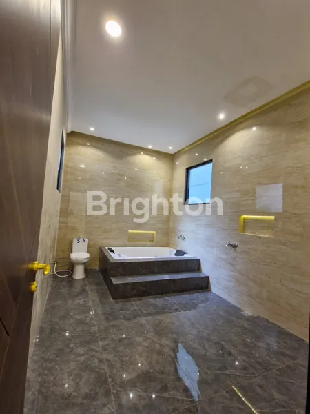 image RUMAH MEWAH TOMANG DEKAT KE MAL CP JAKARTA BARAT. ADA ROOFTOP NYA (6)