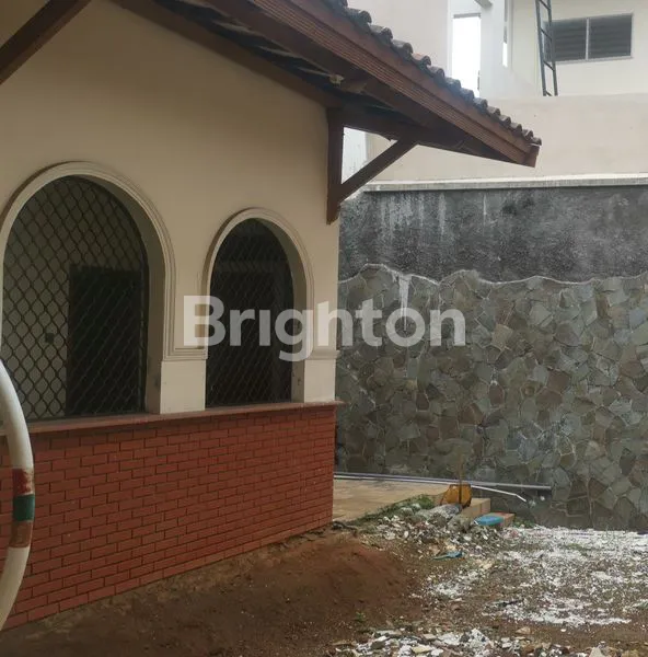 image RUMAH MEWAH 2LT DI GAJAH MUNGKUR SEMARANG (3)