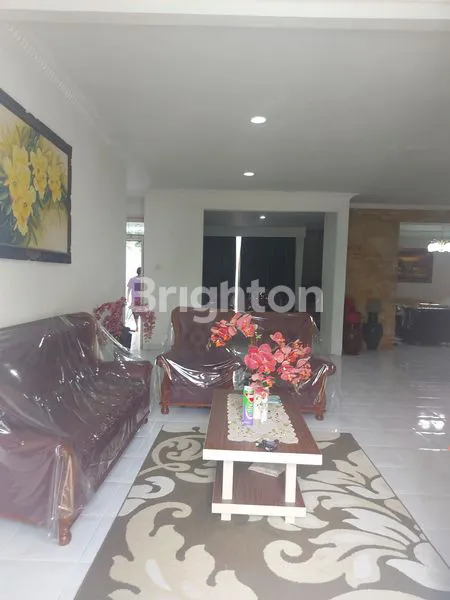 image RUMAH DI SEWAKAN 2 LANTAI (2)