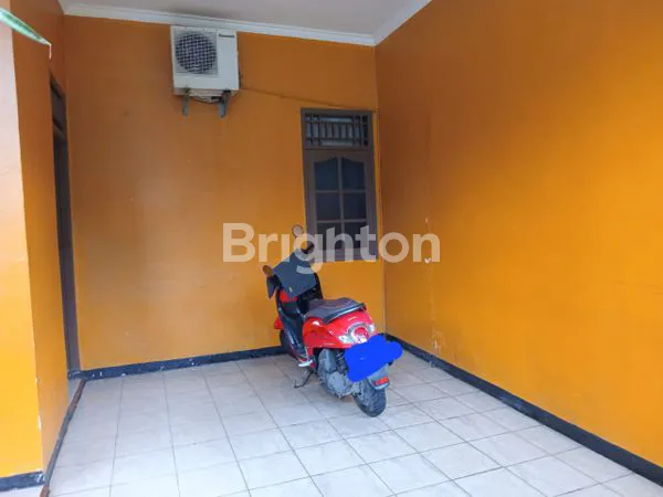 image RUMAH 2 LANTAI SIAP HUNI DI NAROGONG PERMAI PENGASINAN - RAWA LUMBU KOTA BEKASI (2)