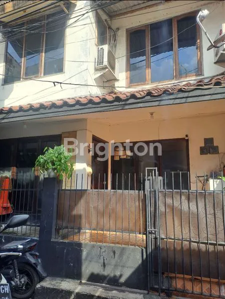 image RUMAH STRATEGIS DI BLOK S (2)