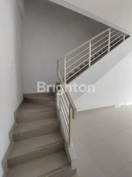 image RUKO SORRENTO JUNCTION 3 LANTAI HADAP JALAN RAYA DI GADING SERPONG (3)