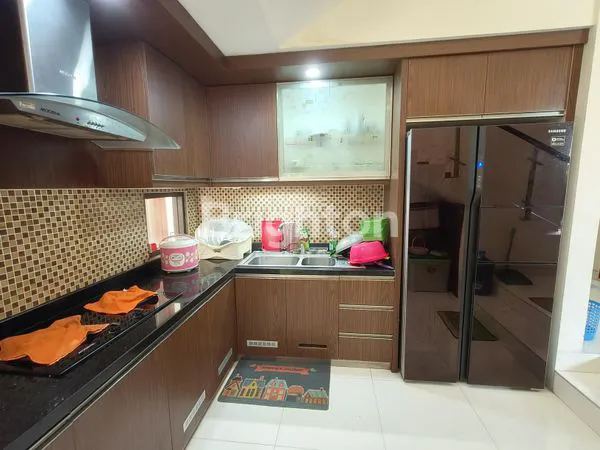 image RUMAH MEWAH 2 LANTAI TENGAH KOTA FULL FURNISH (6)