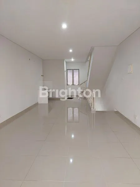 image RUKO SORRENTO JUNCTION 3 LANTAI HADAP JALAN RAYA DI GADING SERPONG (4)