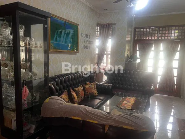 image RUMAH  2 LANTAI BERSIH TERAWAT DI LIMUS PRATAMA REGENCY (3)