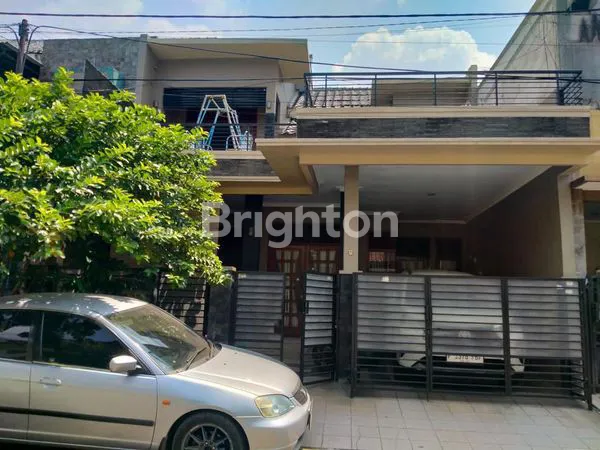 image RUMAH  2 LANTAI BERSIH TERAWAT DI LIMUS PRATAMA REGENCY (1)