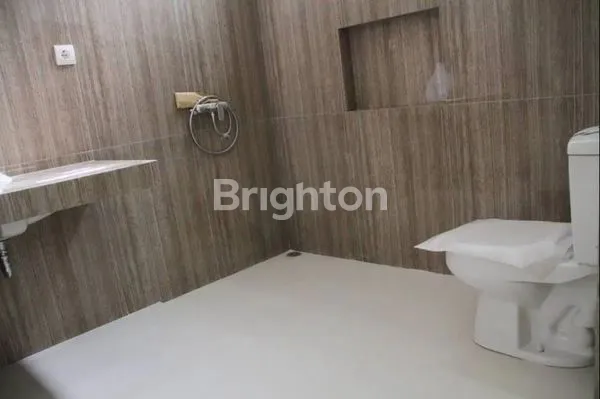 image RUMAH MEWAH 4BEDROOM DI TAMAN INTERNASIONAL CITRALAND (2)