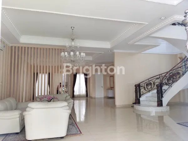 image RUMAH KLASIK MEWAH 2 LANTAI DI  TEBET TIMUR  (2)