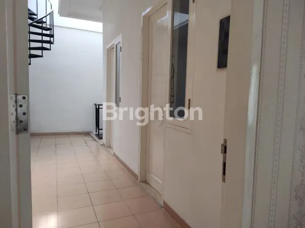 image RUMAH KLASIK MEWAH 2 LANTAI DI  TEBET TIMUR  (6)