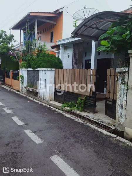 RUMAH STRATEGIS HITUNG TANAH DI PERUM GRIYA TIRTO INDAH, PEKALONGAN DEKAT PINTU TOL