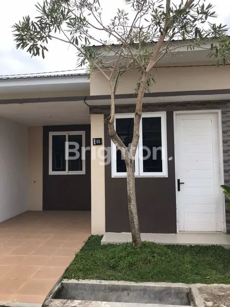 image RUMAH DI PERUMAHAN ROYAL MARELAN (2)