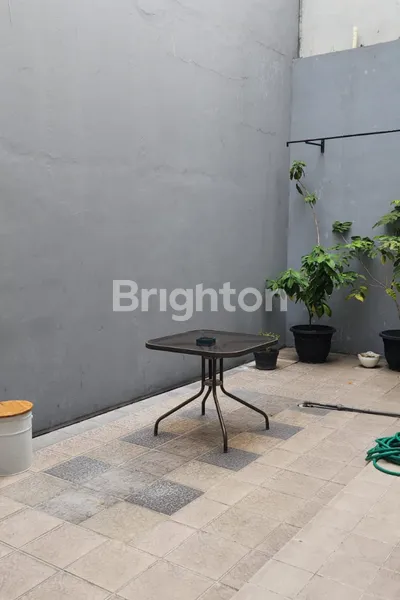 image RUMAH COCOK UNTUK BUKA USAHA MOJOARUM DEKAT KAMPUS UNAIR DHARMAWANGSA GUBENG KERTAJAYA MANYAR (3)