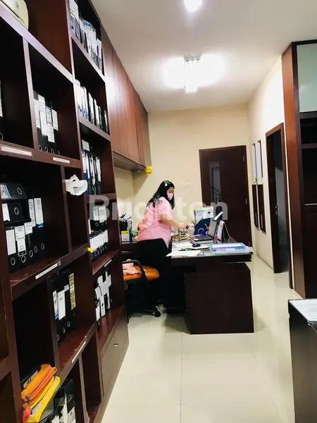 image RUMAH MEWAH SIAP HUNI 3 LANTAI VILLA PERMATA GADING (2)