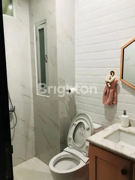 image RUMAH MEWAH SIAP HUNI 3 LANTAI VILLA PERMATA GADING (7)