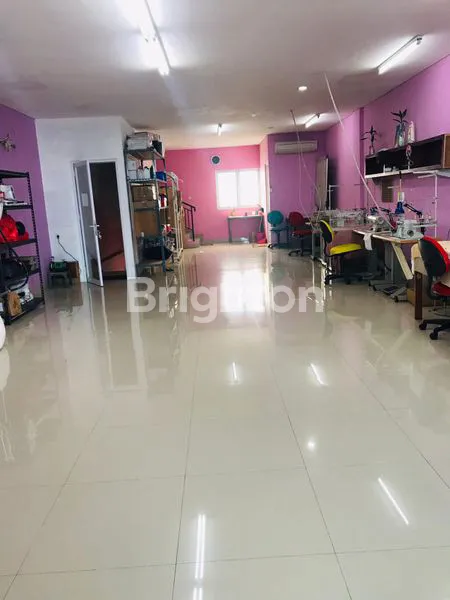 image RUMAH MEWAH SIAP HUNI 3 LANTAI VILLA PERMATA GADING (6)