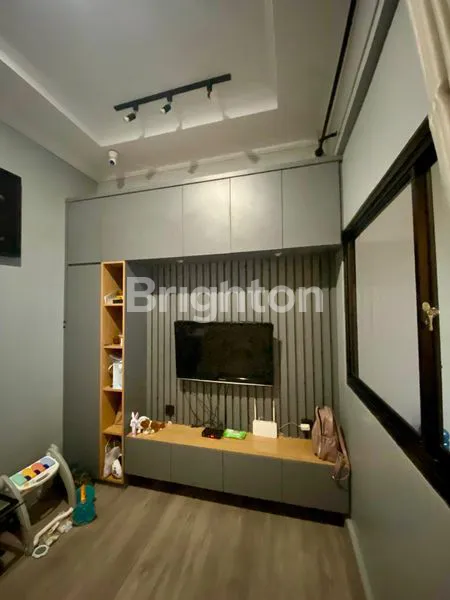 image RUMAH BEKASI DI PINGGIR JALAN (1)