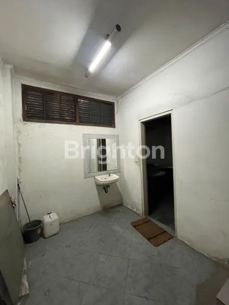 image RUKO STRATEGIS LANGKA SIAP HUNI DEKAT MELAWAI DAN BLOK M PANGLIMA POLIM JAKARTA SELATAN (8)