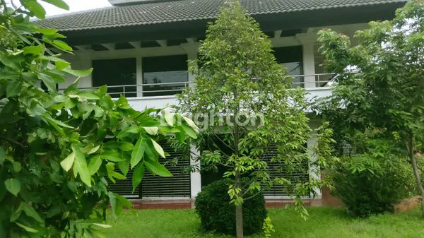 image RUMAH RESORT TENGAH KOTA SURABAYA (4)