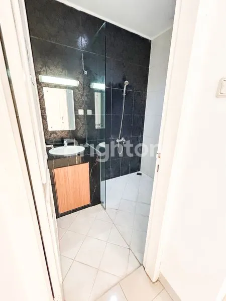 image DIJUAL RUMAH MEWAH SIAP HUNI DI IMPERIAL RESIDENCE, JAKARTA SELATAN  (2)