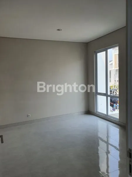 image RUMAH PARAMOUNT PETAL TIPE CANNA LEBAR 8 ADA MEZZAINE (8)