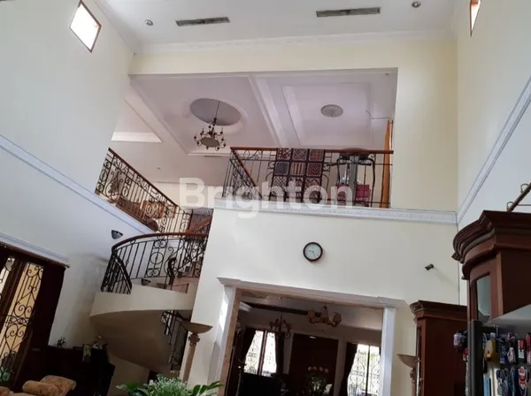 image RUMAH GAYA LAMA MEWAH 2 LANTAI RADIO DALAM (5)