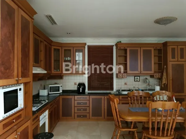 image RUMAH GAYA LAMA MEWAH 2 LANTAI RADIO DALAM (7)