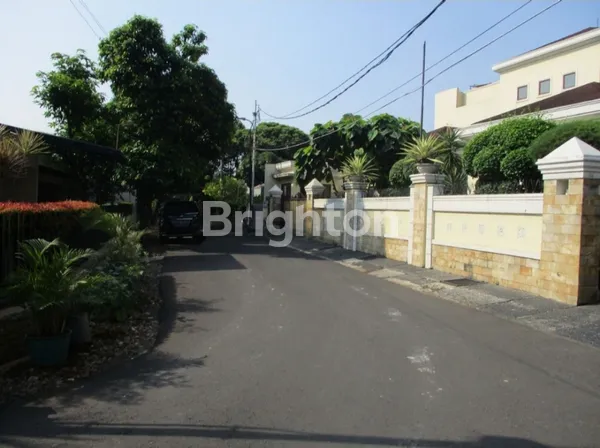 image RUMAH GAYA LAMA MEWAH 2 LANTAI RADIO DALAM (8)