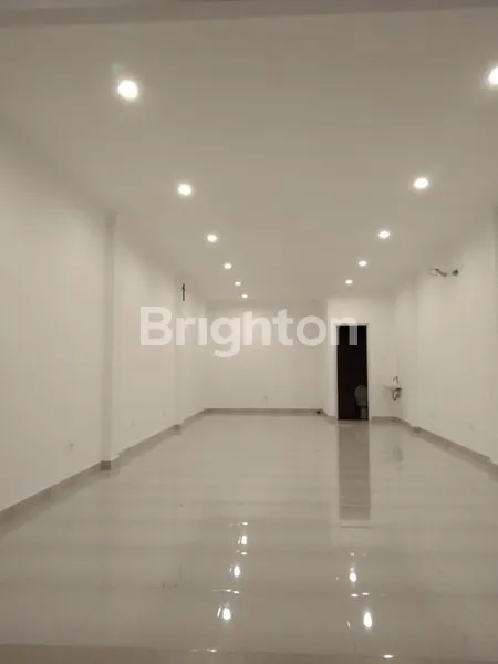 image RUKO BERLOKASI PREMIUM DAN STRATEGIS DI JALAN UTAMA BATUBELIG  (3)