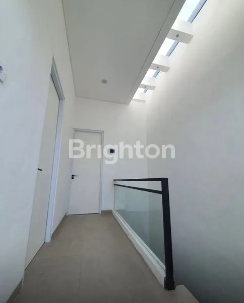 image RUMAH BARU 2 LANTAI LOKASI STRATEGIS DEKAT MERR (3)