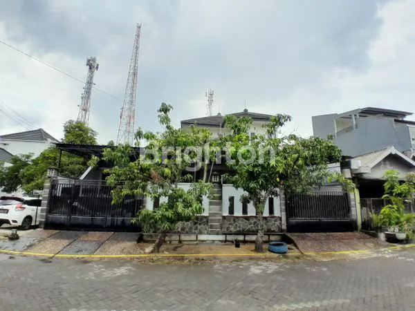 RUMAH 2 LANTAI SIAP HUNI