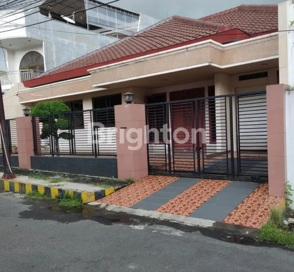 image RUMAH SECOND STRATEGIS DI KUPANG INDAH, SURABAYA BARAT (1)