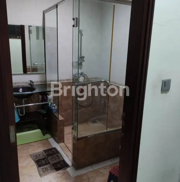 image RUMAH SECOND STRATEGIS DI KUPANG INDAH, SURABAYA BARAT (4)