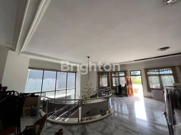 image RUMAH KLASIK DI CIPAKU INDAH BANDUNG DEKAT UNIVERSITAS PENDIDIKAN INDONESIA (1)