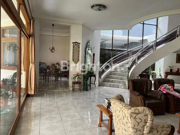 image RUMAH KLASIK DI CIPAKU INDAH BANDUNG DEKAT UNIVERSITAS PENDIDIKAN INDONESIA (4)